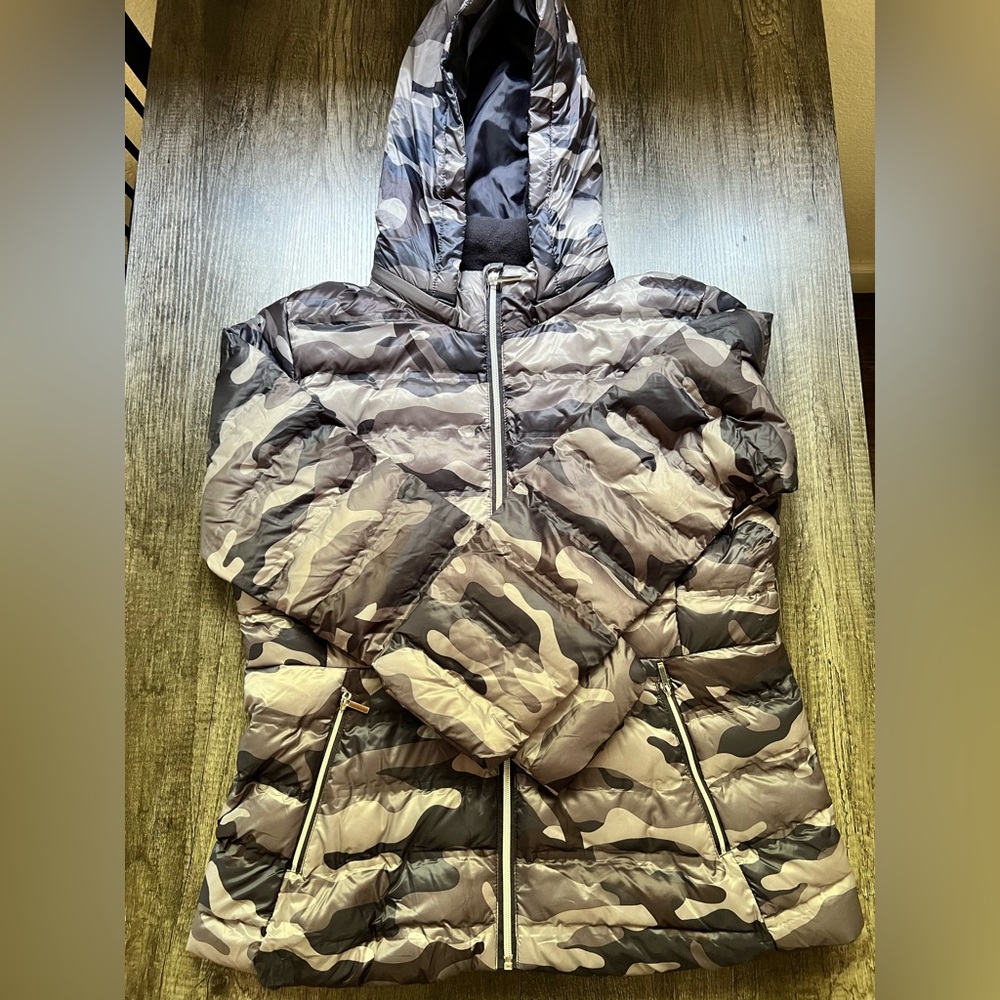 Time and Tru Camouflage Puffer Jacket